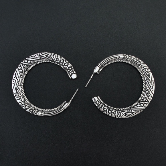 **ARLA* Silver Vintage Style Fashion Hoop Earrings - Picture 3 of 3
